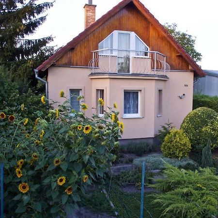 Cottage Near Slovakiaring Mihalfai Majer Eksteriør billede